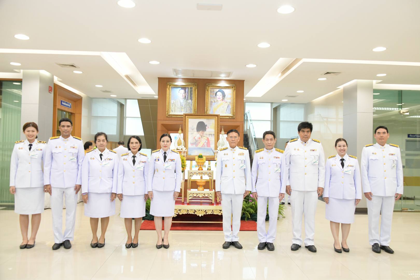 ผอ.สคทช. นำคณะผู้บริหาร ลงนามถวายพระพรชัยมงคลพระบาทสมเด็จพระเจ้าอยู่หัว และทูลเกล้าฯ ถวายหนังสือโครงการพื้นที่ต้นแบบการจัดที่ดินทำกินฯ เนื่องในโอกาสวันเฉลิมพระชนมพรรษา 28 กรกฎาคม 2568