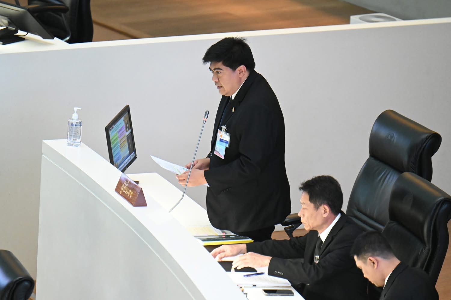 สคทช. ร่วมการประชุมวุฒิสภา ชี้แจงผลการดำเนินงานและประเมินผลการปฏิบัติงานของคณะกรรมการนโยบายที่ดินแห่งชาติฯ