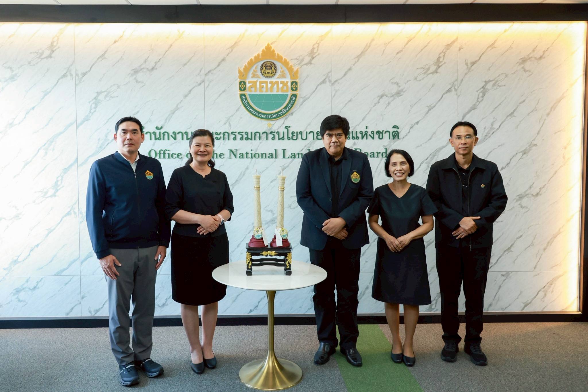 สคทช. ร่วมถวาย “โคมเทียน” เป็นพุทธบูชา เนื่องในพระราชพิธีทรงบำเพ็ญพระราชกุศลวิสาขบูชา พุทธศักราช ๒๕๖๙